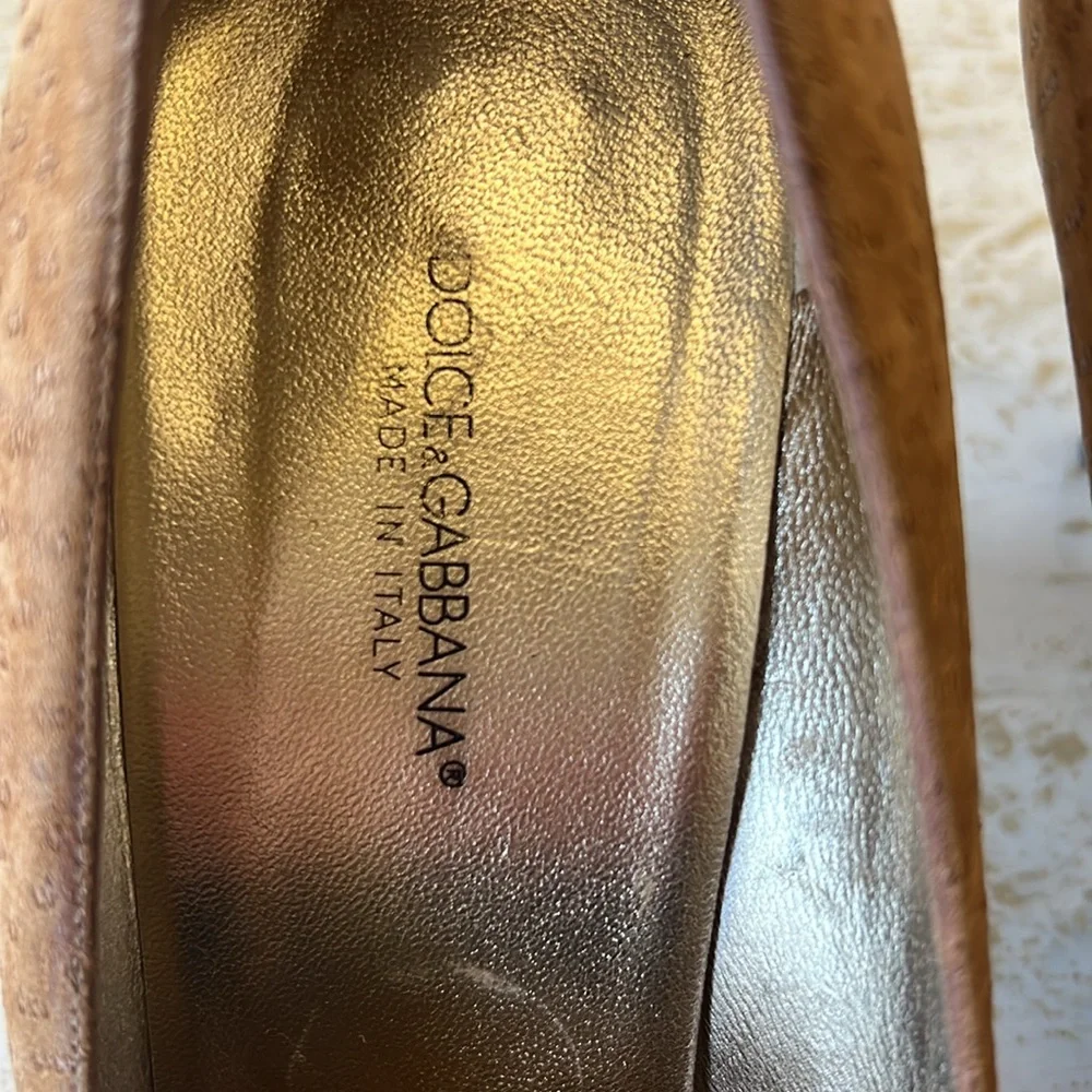 Dolce & Gabbana women’s Pointed Toe Buckle Heels – Size 39 - Picture 10 of 17